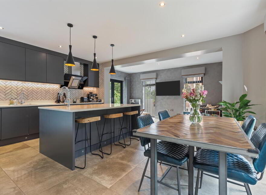 99 Gilnahirk Road, Belfast, BT5 7QL