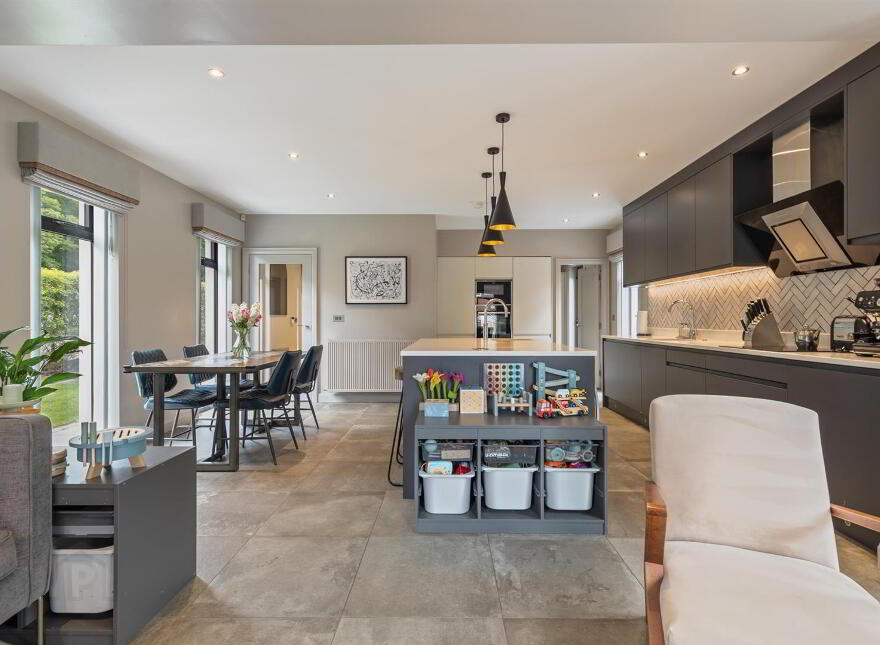 99 Gilnahirk Road, Belfast, BT5 7QL