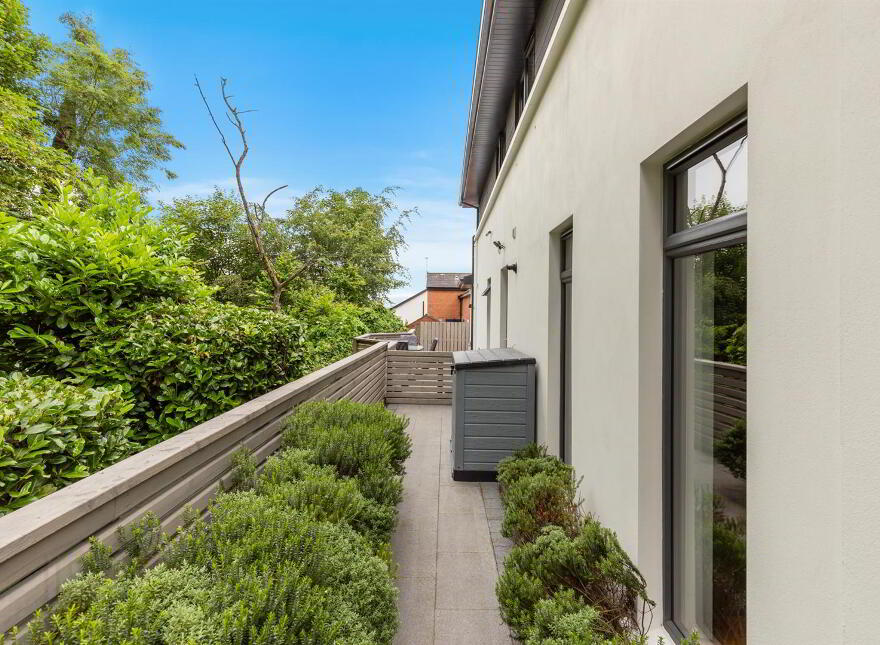 99 Gilnahirk Road, Belfast, BT5 7QL