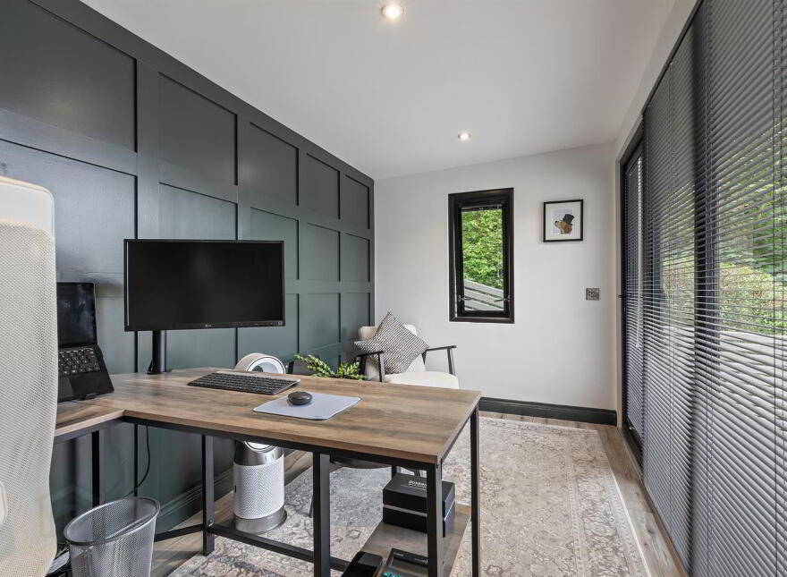99 Gilnahirk Road, Belfast, BT5 7QL