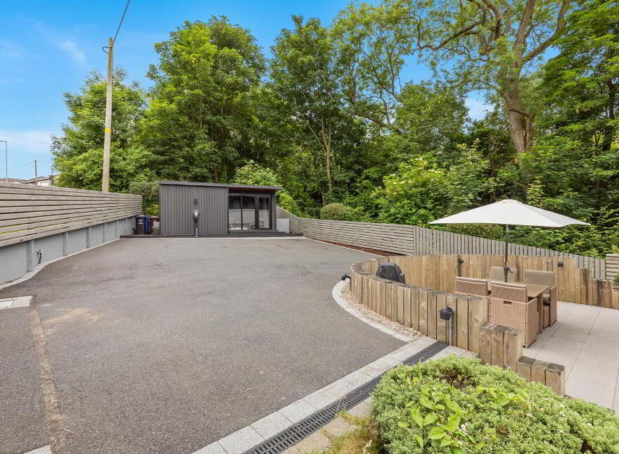 99 Gilnahirk Road, Belfast, BT5 7QL
