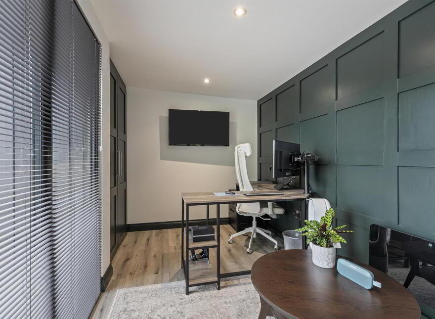99 Gilnahirk Road, Belfast, BT5 7QL
