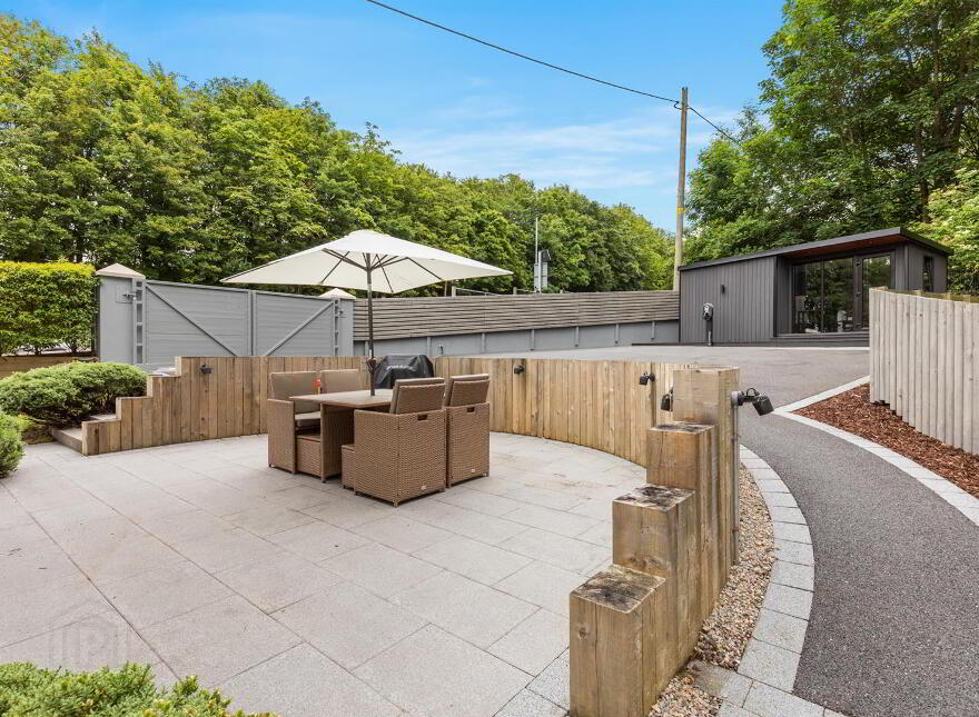 99 Gilnahirk Road, Belfast, BT5 7QL
