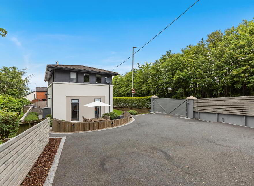 99 Gilnahirk Road, Belfast, BT5 7QL