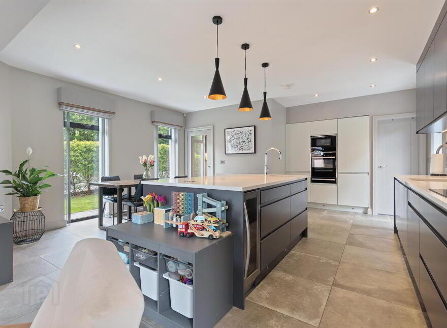 99 Gilnahirk Road, Belfast, BT5 7QL