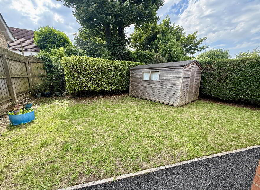 421 Cregagh Road, Belfast, BT6 0LF
