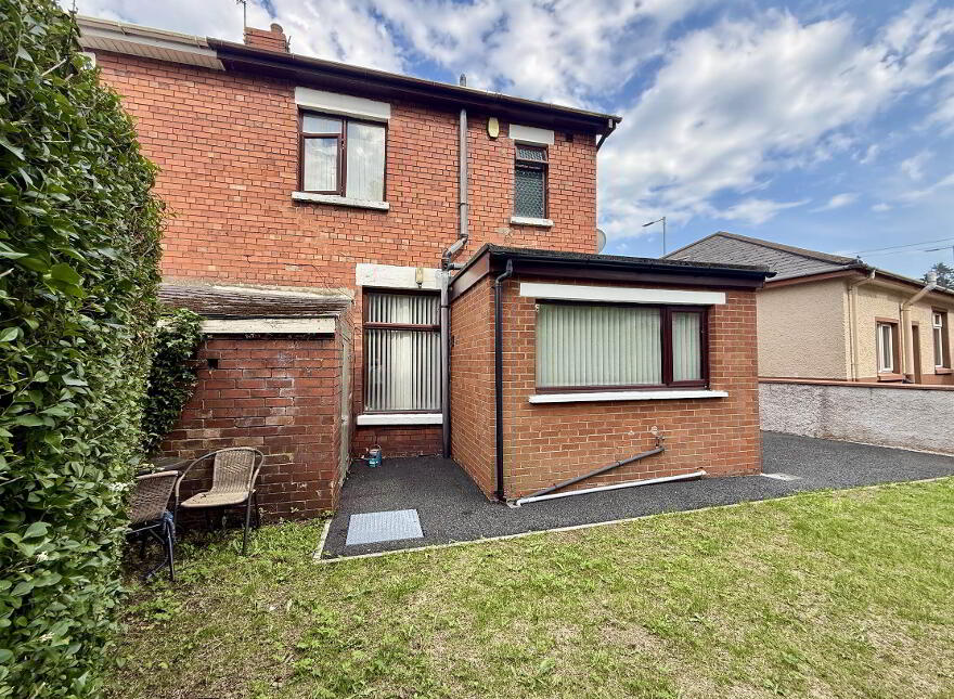421 Cregagh Road, Belfast, BT6 0LF