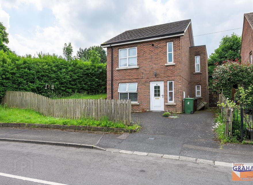 1a Lawnmount Crescent, Lisburn, BT27 4TT
