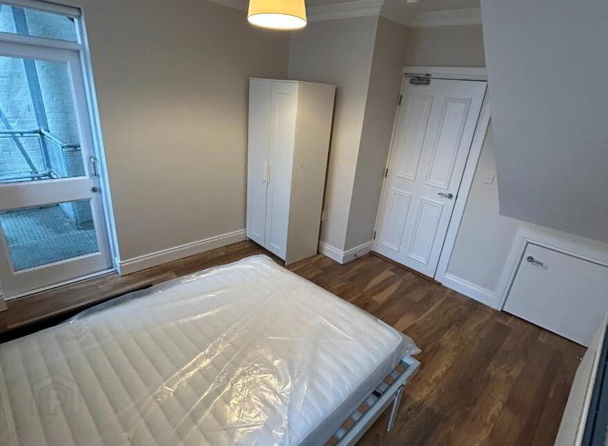 Unit 2, 41 Malone Road, Bachelors Row, Belfast, BT9 6RX