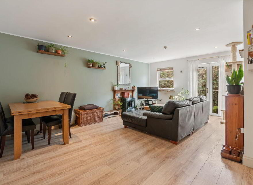 17 Woodville, Rochestown, T12X382