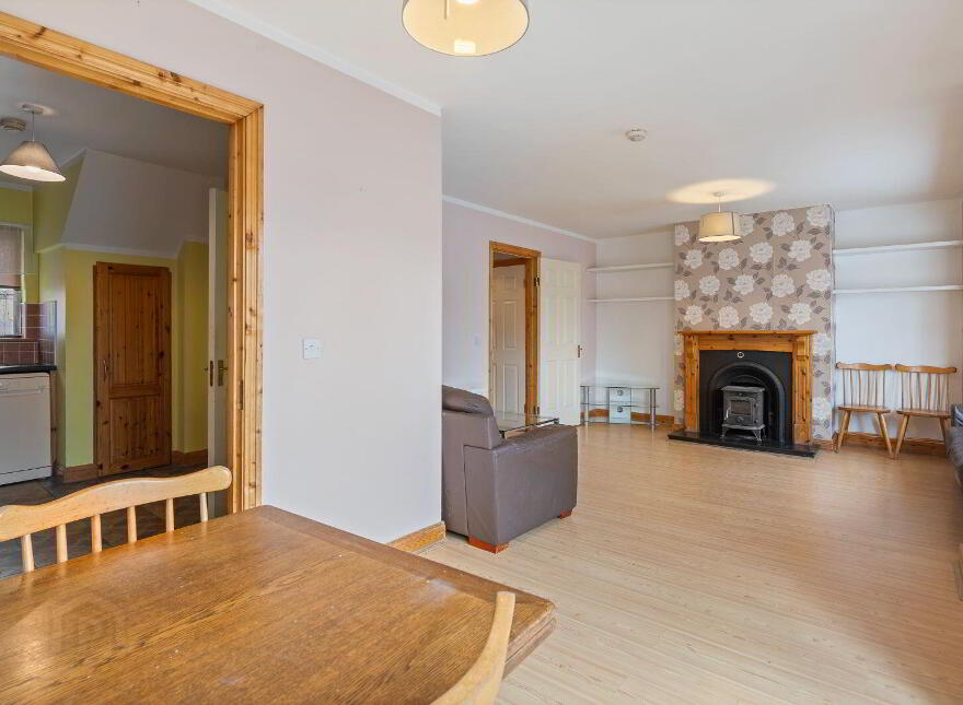 21 Oakridge, Meadowlands, Macroom, P12TR58