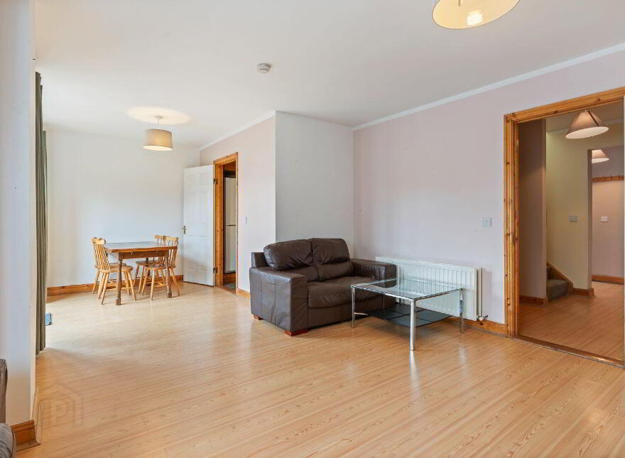 21 Oakridge, Meadowlands, Macroom, P12TR58