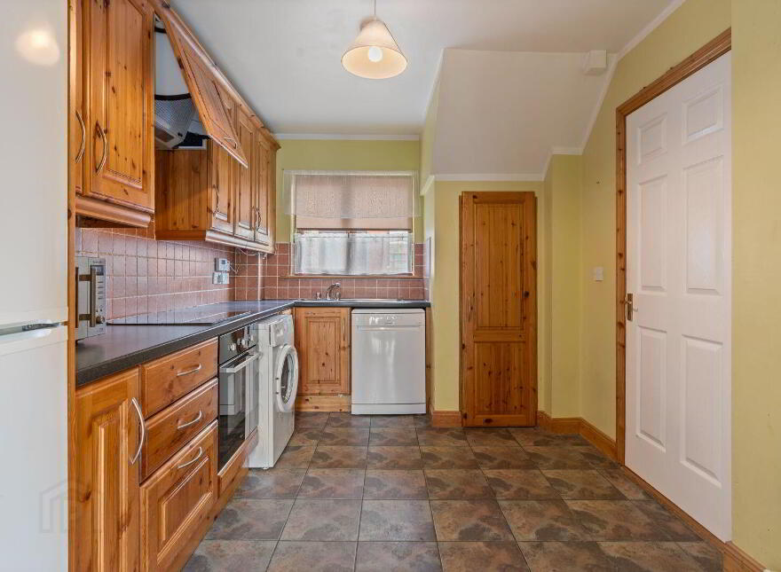 21 Oakridge, Meadowlands, Macroom, P12TR58