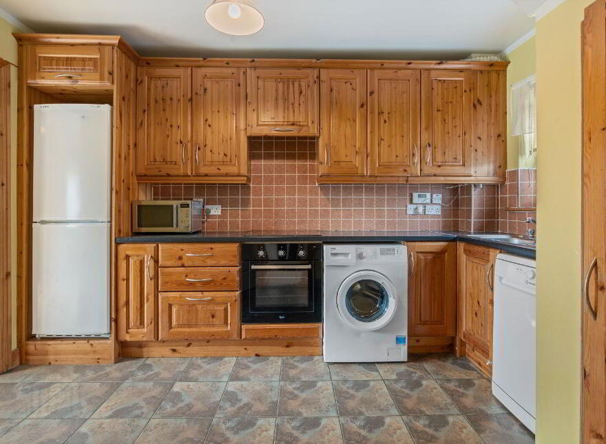 21 Oakridge, Meadowlands, Macroom, P12TR58
