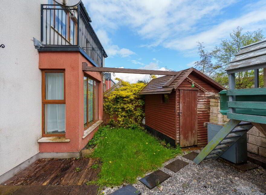 21 Oakridge, Meadowlands, Macroom, P12TR58