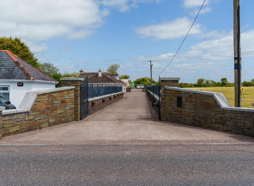 Carhoo, Kilcully, White's Cross, T23RR58
