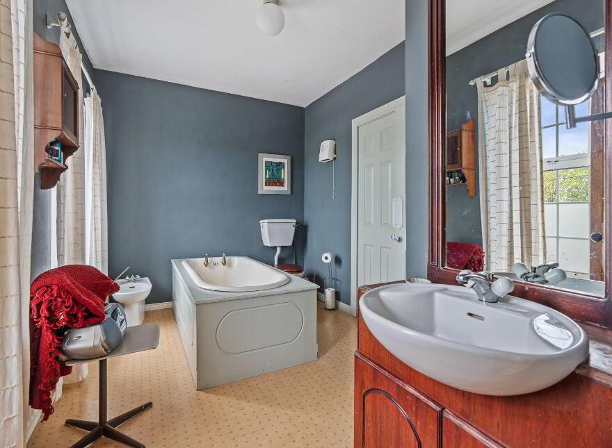 Toureen House, Passage West, T12N23V