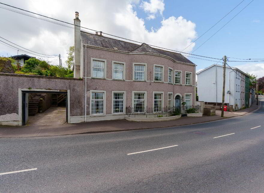 Toureen House, Passage West, T12N23V