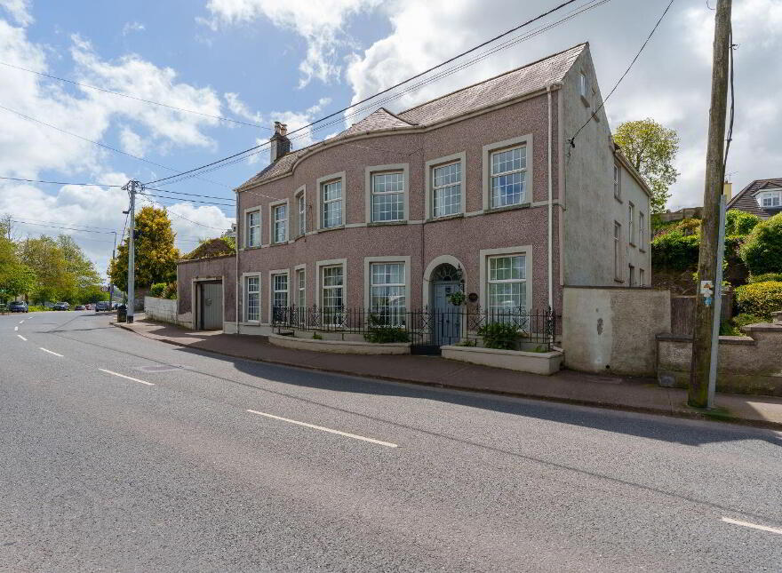 Toureen House, Passage West, T12N23V