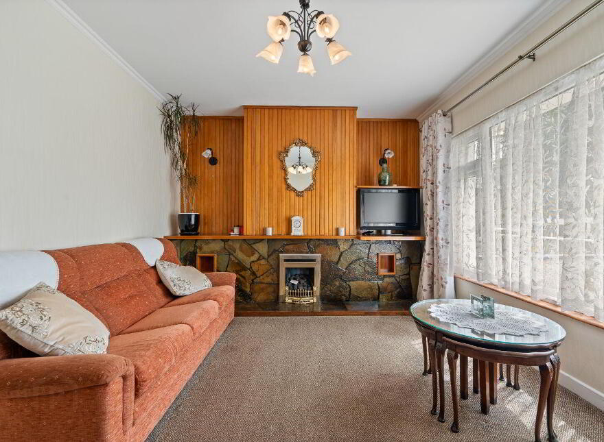 15 Ardmanning Lawn, The Lough, T12E2F1