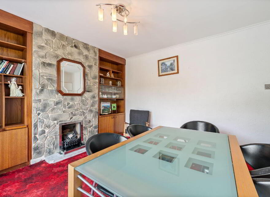 15 Ardmanning Lawn, The Lough, T12E2F1