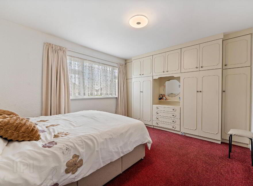 15 Ardmanning Lawn, The Lough, T12E2F1