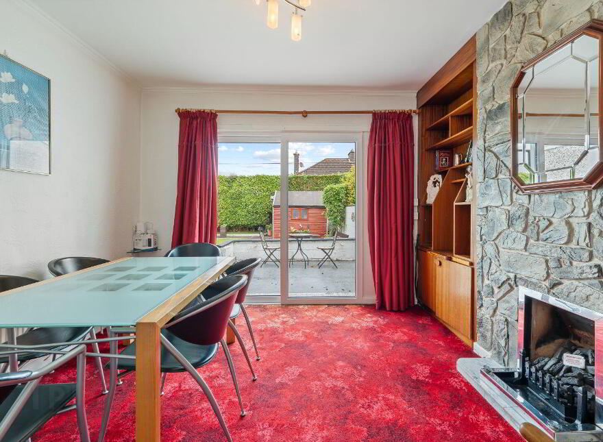 15 Ardmanning Lawn, The Lough, T12E2F1
