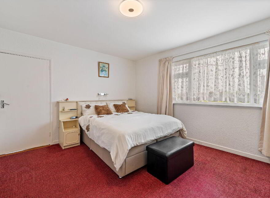 15 Ardmanning Lawn, The Lough, T12E2F1