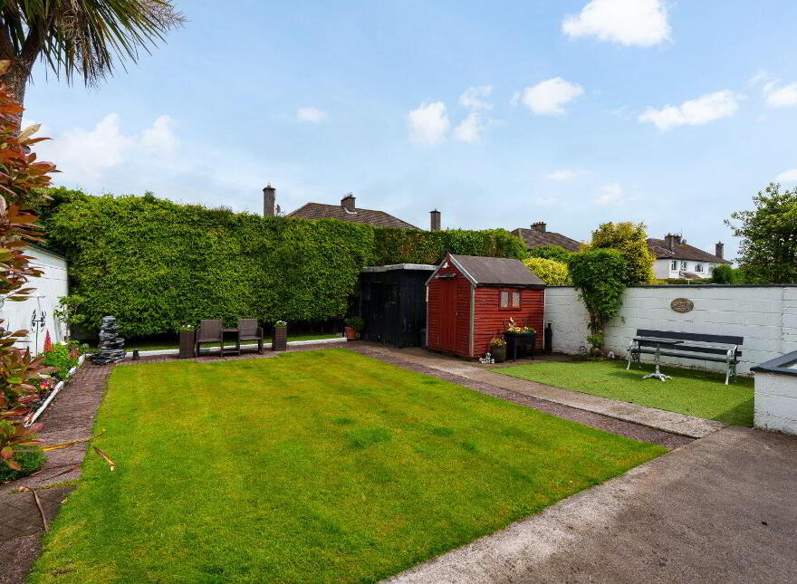 15 Ardmanning Lawn, The Lough, T12E2F1