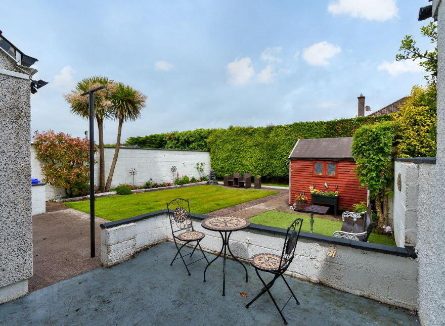 15 Ardmanning Lawn, The Lough, T12E2F1