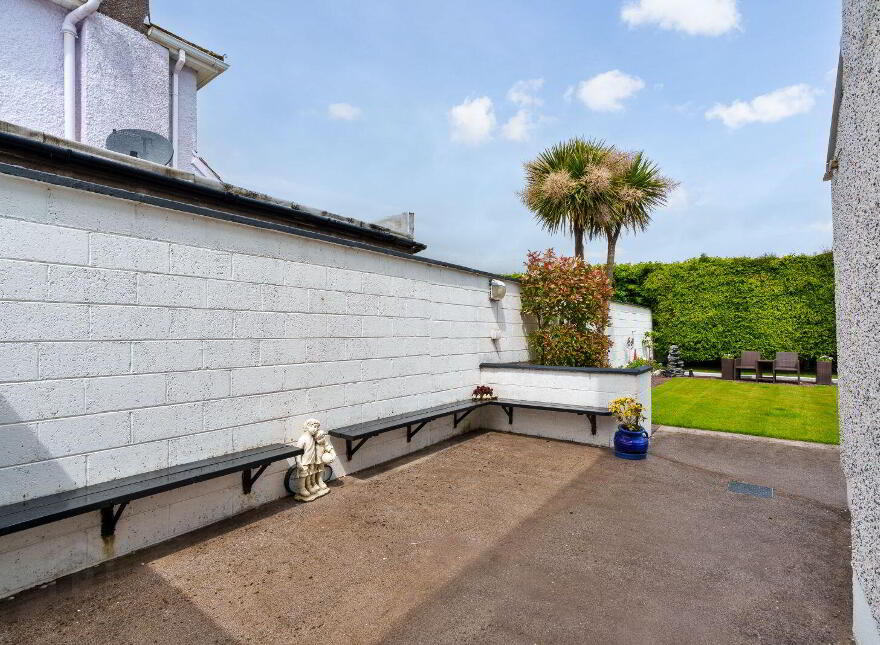 15 Ardmanning Lawn, The Lough, T12E2F1