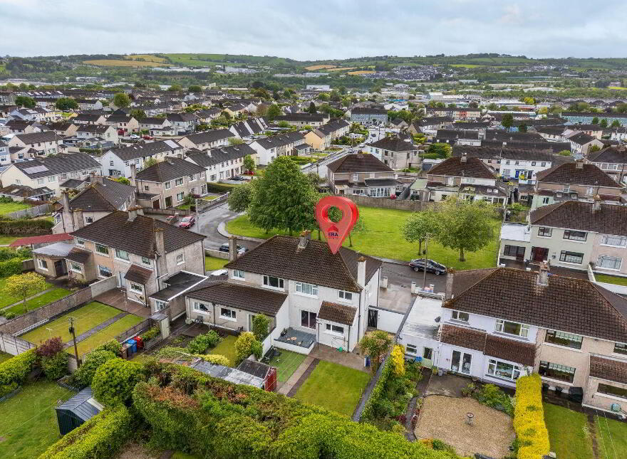 15 Ardmanning Lawn, The Lough, T12E2F1