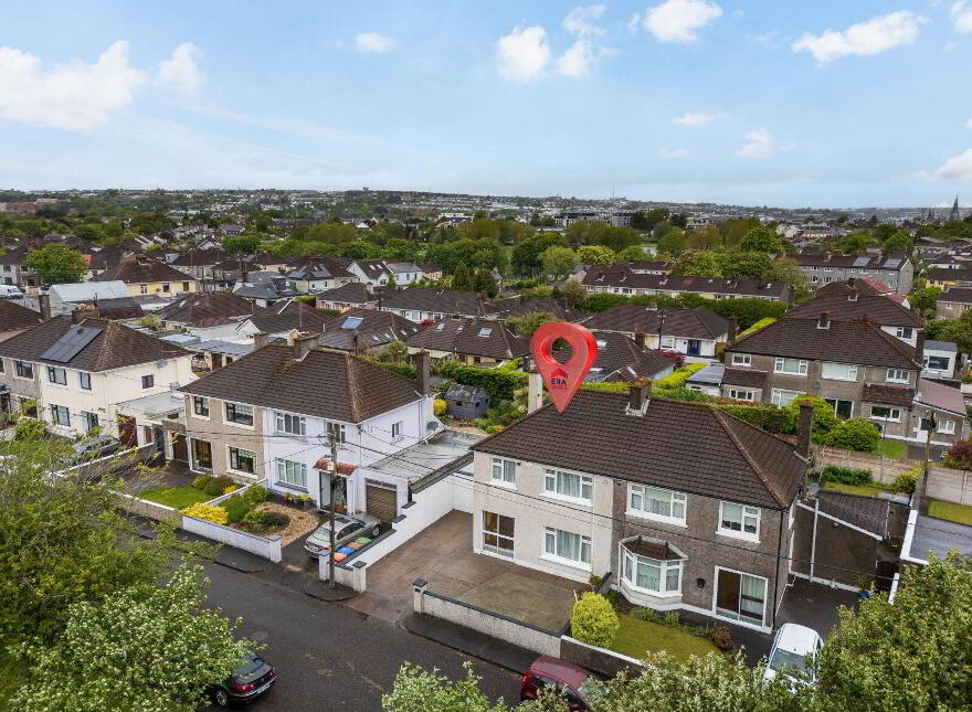 15 Ardmanning Lawn, The Lough, T12E2F1