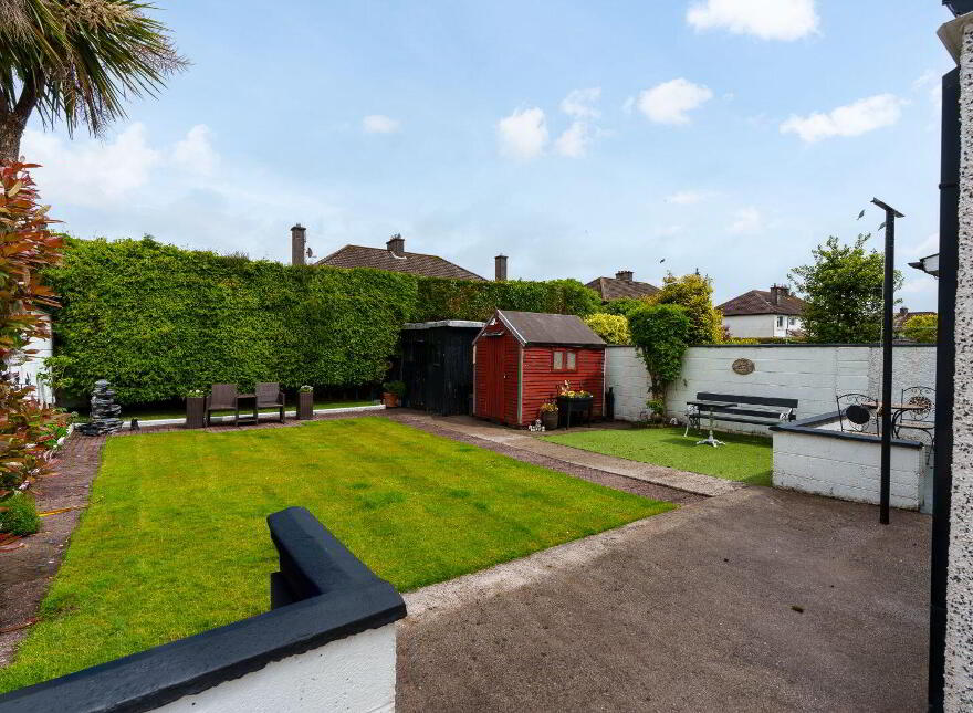 15 Ardmanning Lawn, The Lough, T12E2F1