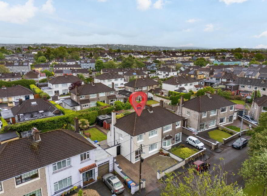 15 Ardmanning Lawn, The Lough, T12E2F1