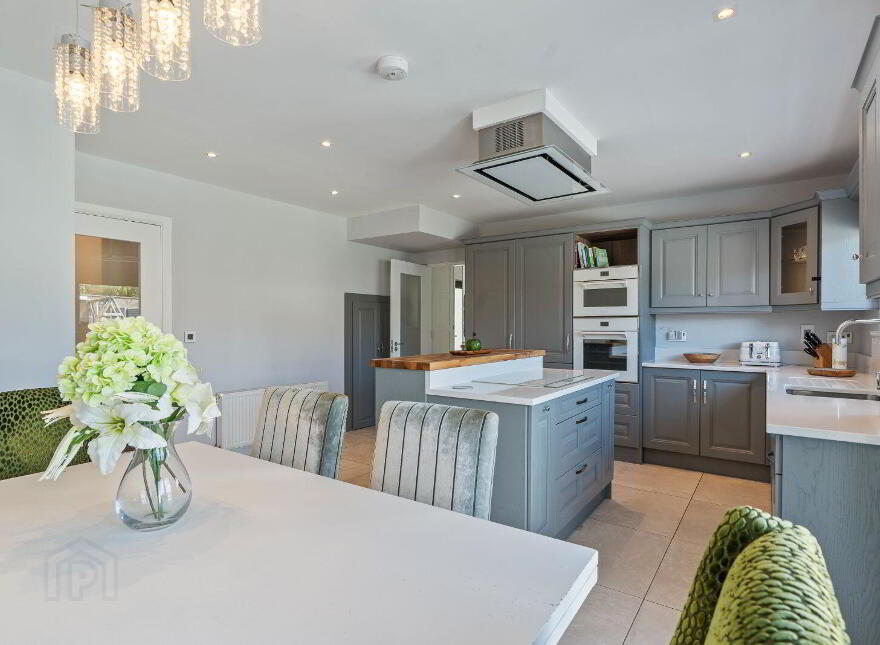 7 Roseview, Whitechurch, T34D688