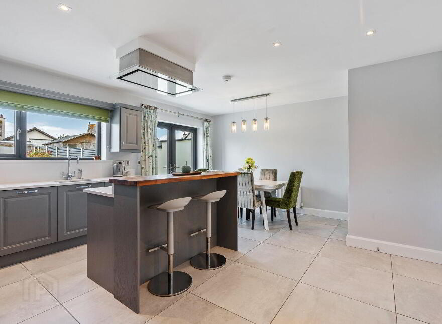 7 Roseview, Whitechurch, T34D688