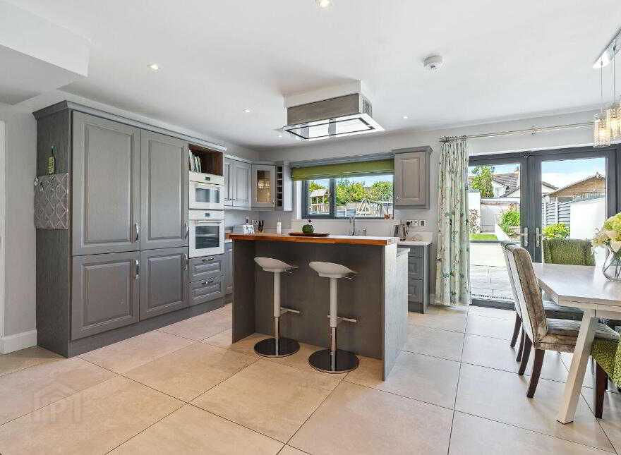 7 Roseview, Whitechurch, T34D688