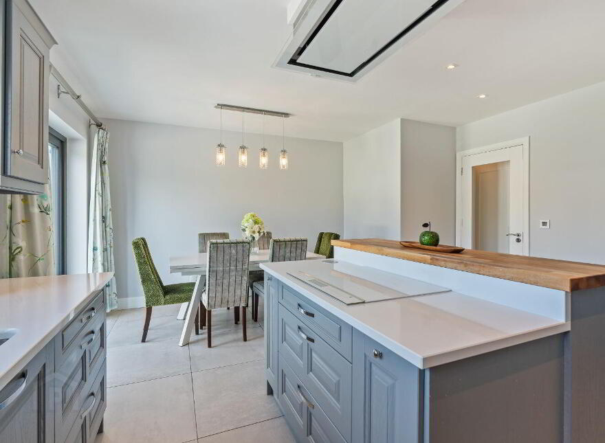 7 Roseview, Whitechurch, T34D688