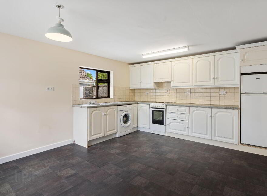 Eastview, Ardarrig Park, Carrigaline Road, Douglas, T12F77H