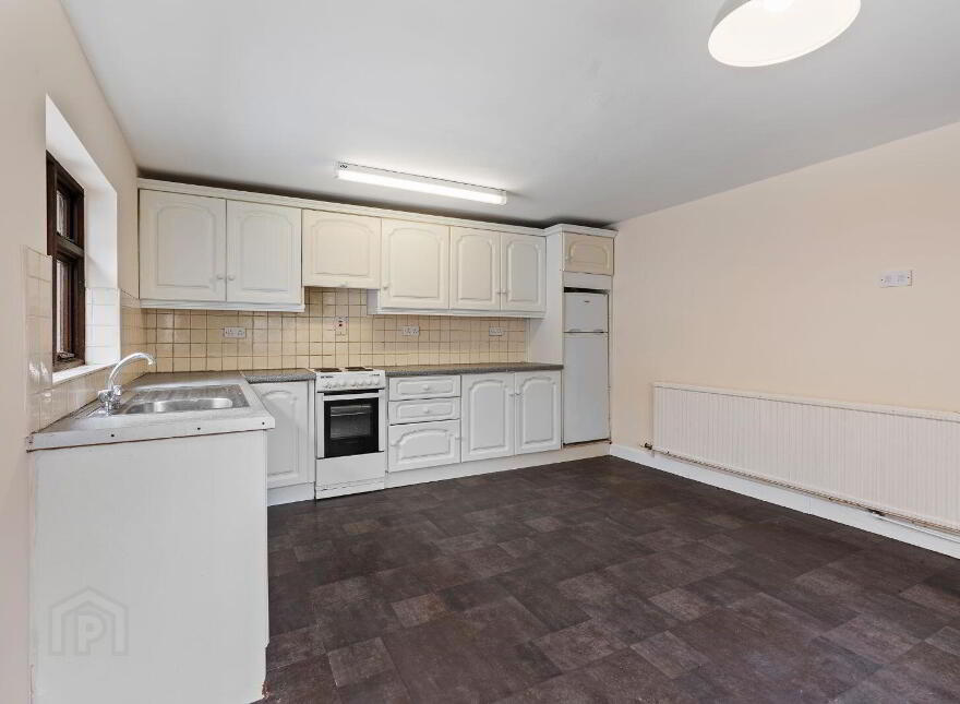 Eastview, Ardarrig Park, Carrigaline Road, Douglas, T12F77H