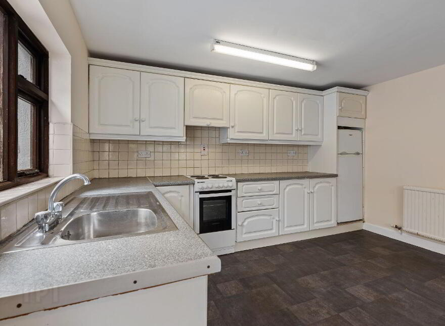 Eastview, Ardarrig Park, Carrigaline Road, Douglas, T12F77H