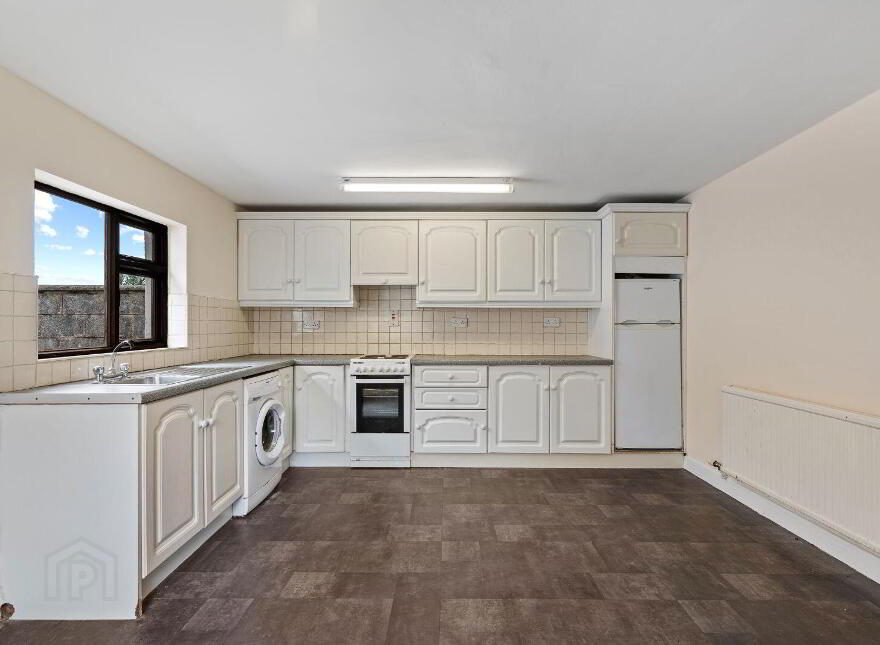 Eastview, Ardarrig Park, Carrigaline Road, Douglas, T12F77H