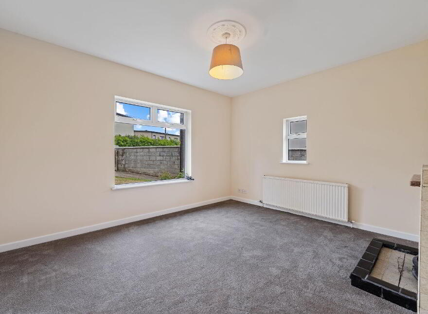 Eastview, Ardarrig Park, Carrigaline Road, Douglas, T12F77H