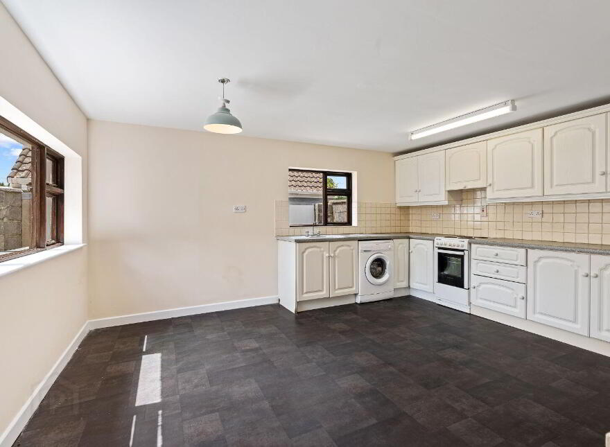 Eastview, Ardarrig Park, Carrigaline Road, Douglas, T12F77H