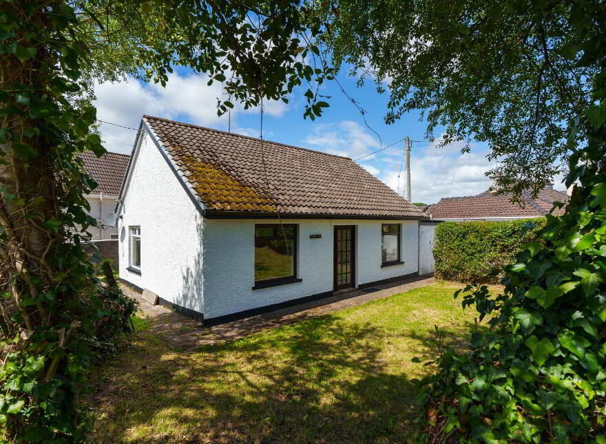 Eastview, Ardarrig Park, Carrigaline Road, Douglas, T12F77H