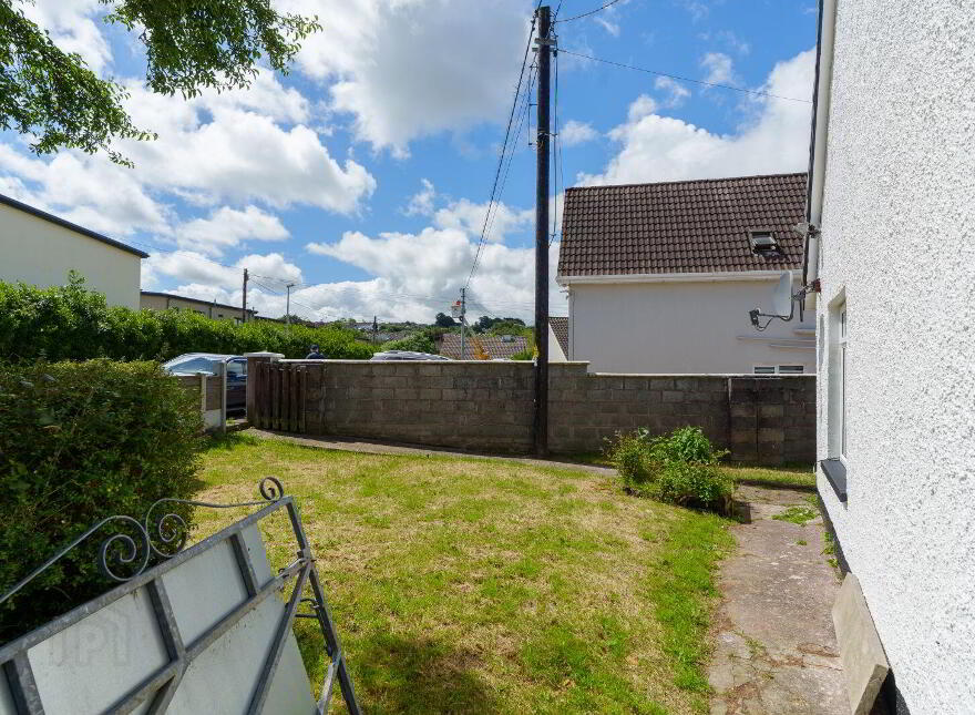 Eastview, Ardarrig Park, Carrigaline Road, Douglas, T12F77H
