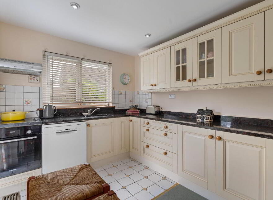 24 Inchvale Park, Douglas, T12N9D3