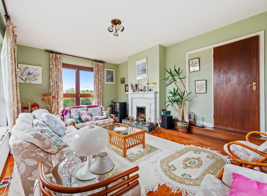 The Glen, Meadowlands, Upper Rochestown, Rochestown, T12DHD1