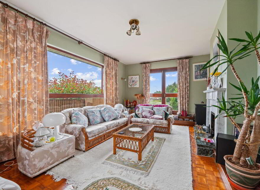 The Glen, Meadowlands, Upper Rochestown, Rochestown, T12DHD1